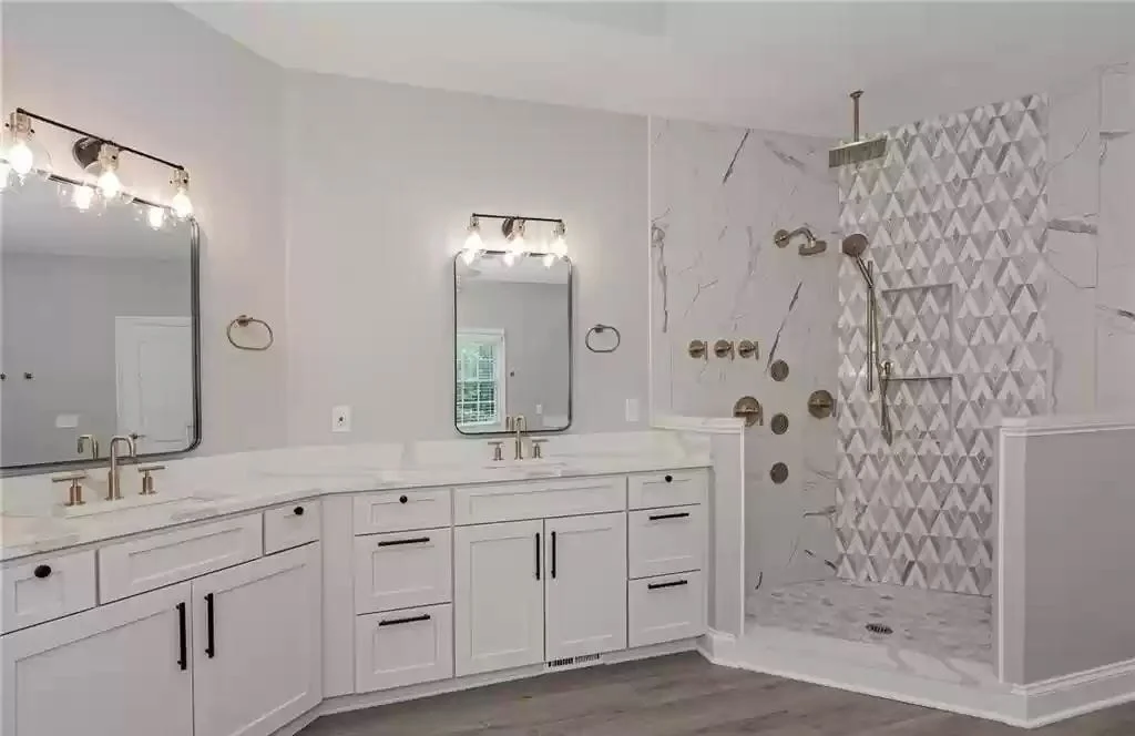 A custom bathroom from Hansen's bathroom portfolio